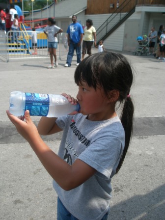 Kasen cooling off with some water